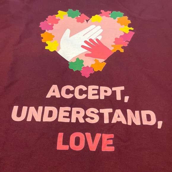 Tops - Accept understand love Burgundy, XL T-shirt autism hands new